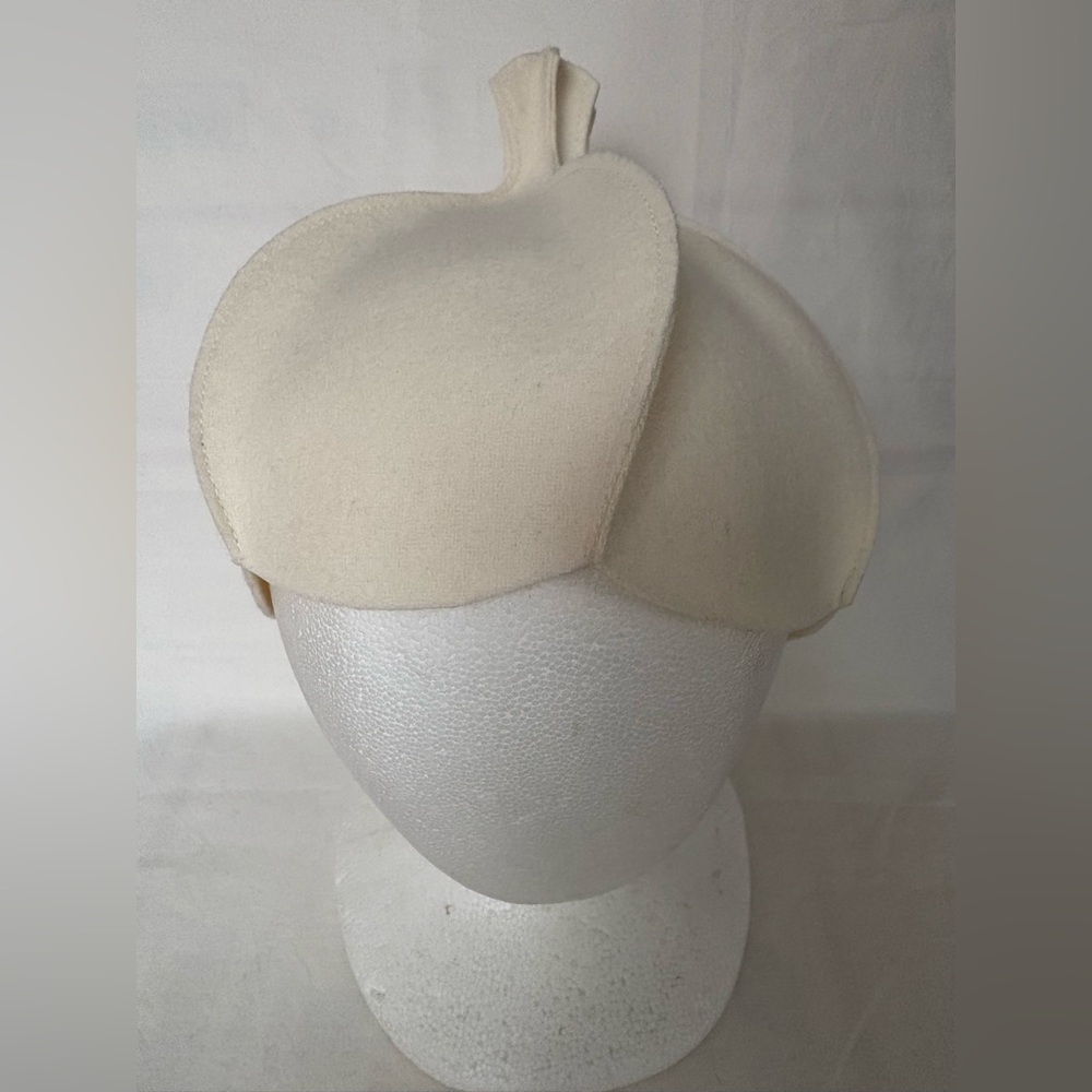 Handmade wool beret hat in ivory new